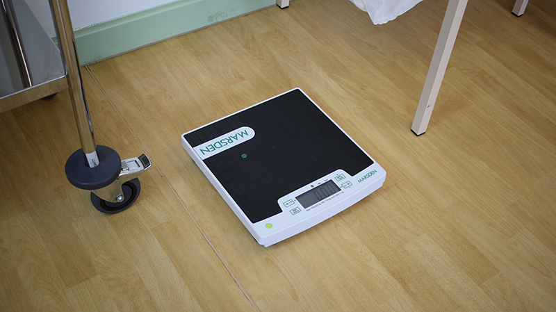 Glancing Digital Hand Weight Machine- digital hand weight machine